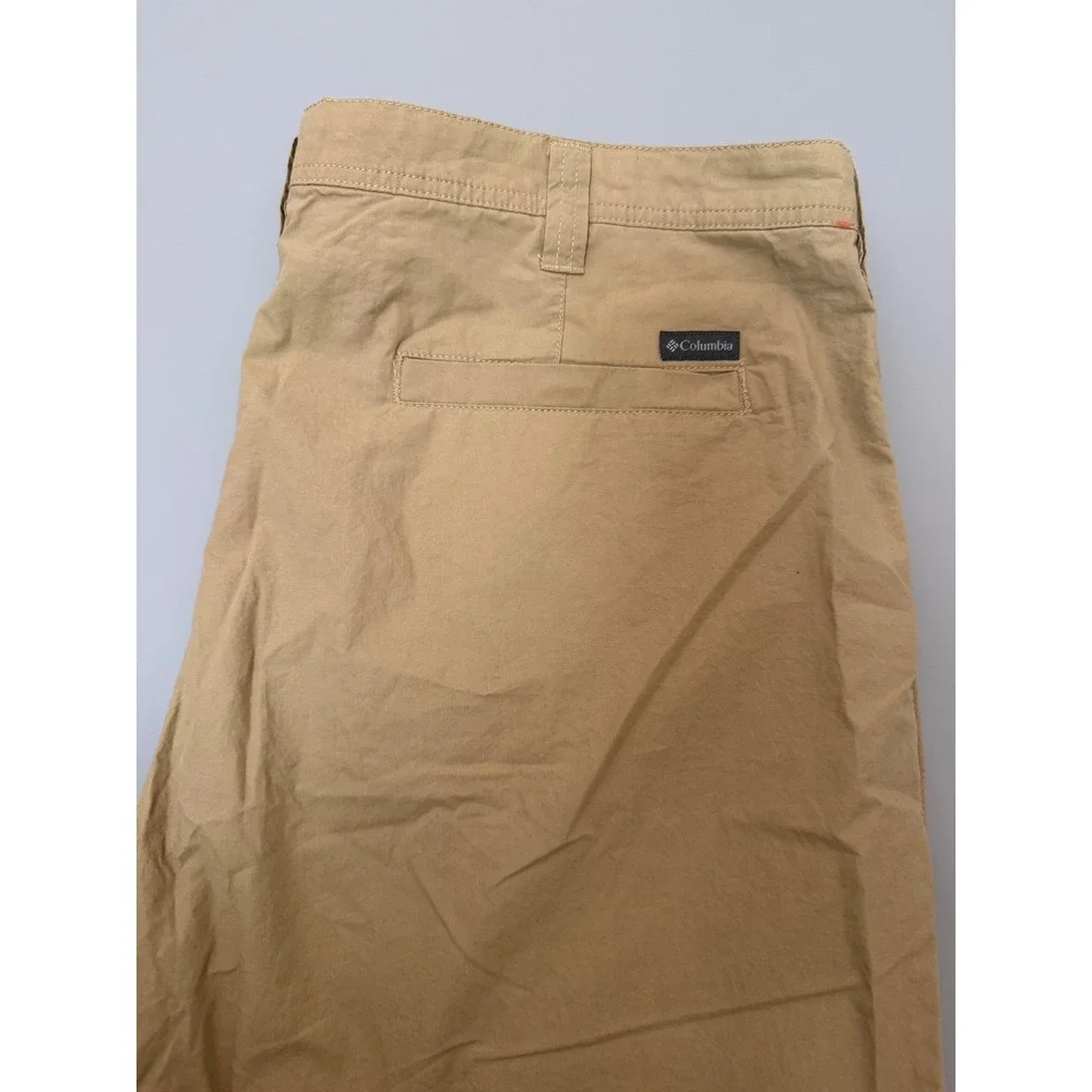 Columbia Sportswear Mens Khaki Tan Casual Shorts Size 40W 10L AM4471 Cotton